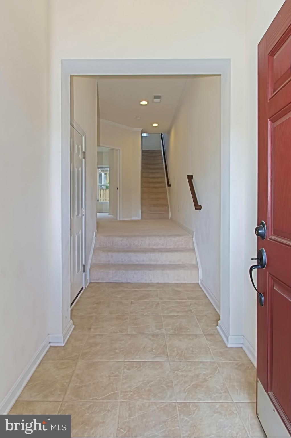 43393 Rickenbacker Square Ashburn, VA 20147 - Photo 3 of 30 Foyer