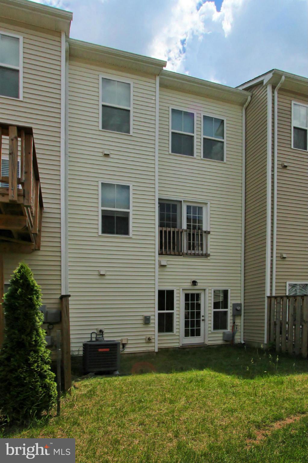 43393 Rickenbacker Square Ashburn, VA 20147 - Photo 29 of 30 Exterior (Rear)