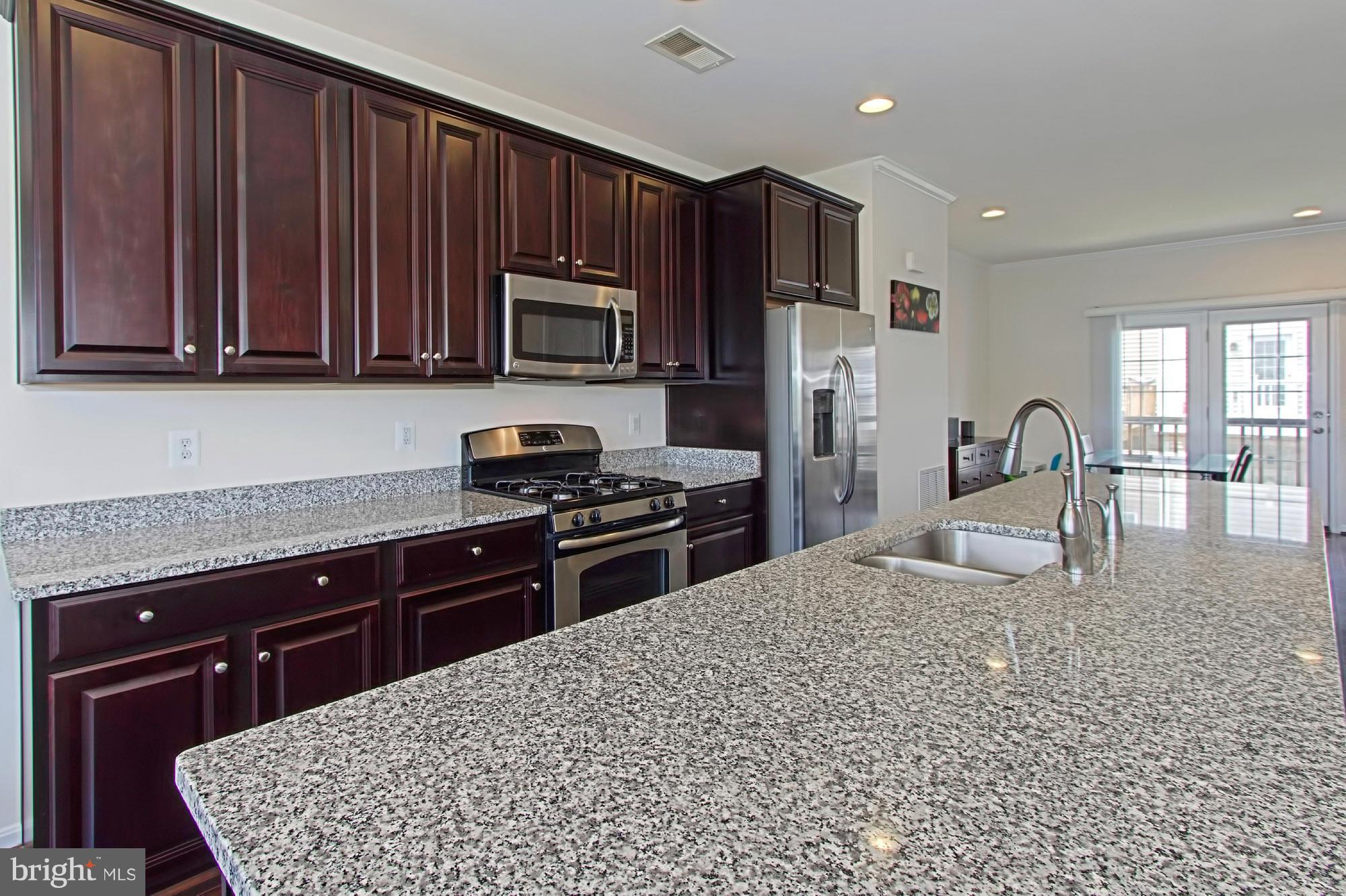 43393 Rickenbacker Square Ashburn, VA 20147 - Photo 10 of 30 Kitchen