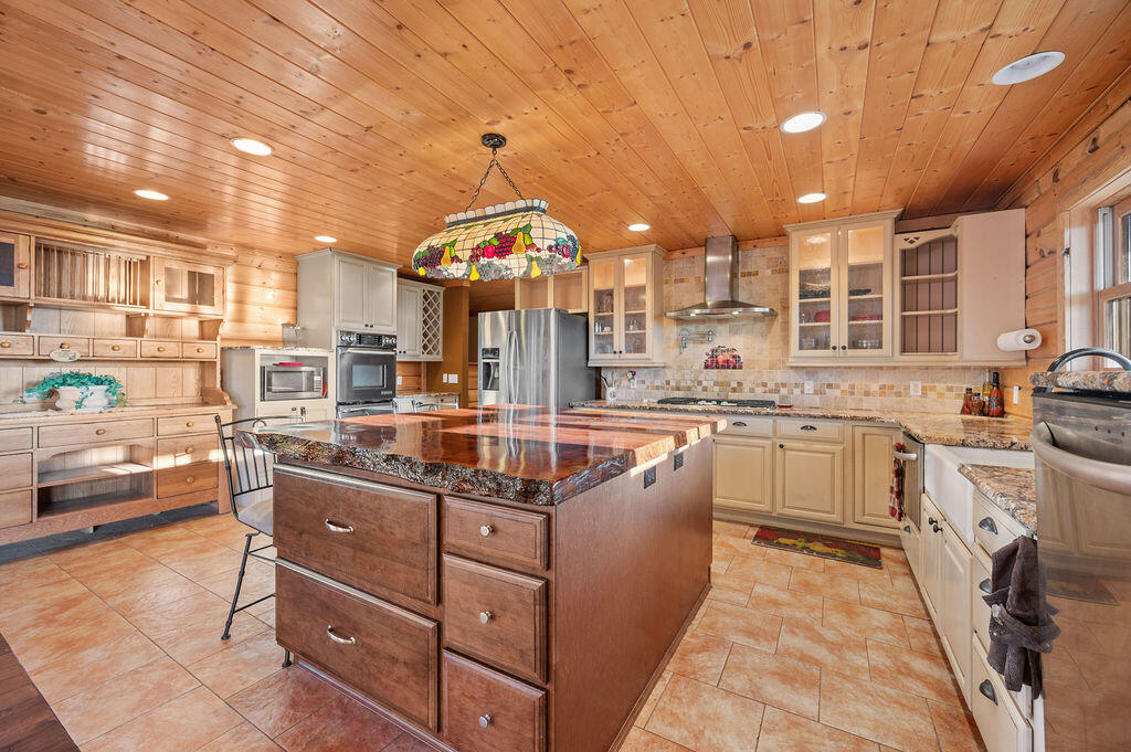 2957 Mark Court Chiloquin, OR 97624 - Photo 6 of 30