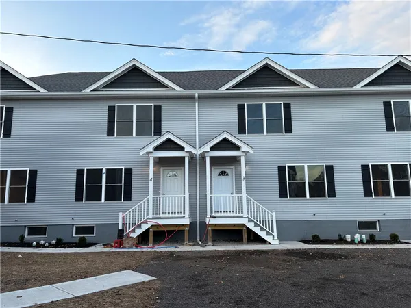 $359,900 | 184 Avenue C, Unit M4, Woonsocket, RI 02895