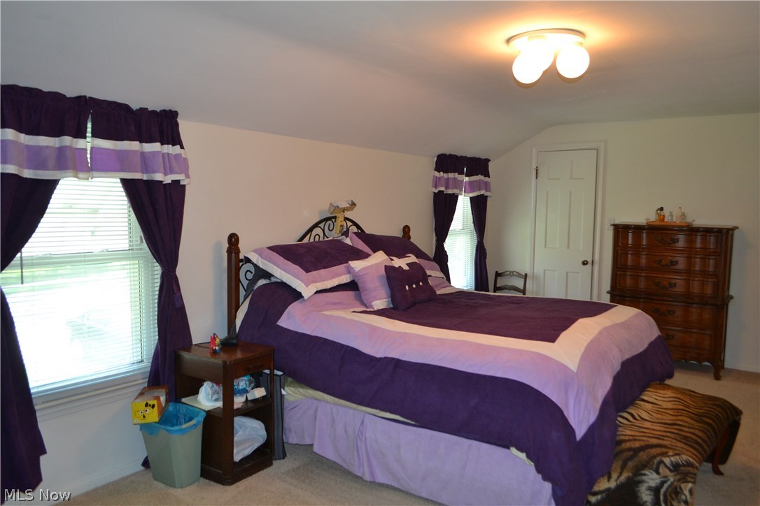 830 Quilliams Road Cleveland Heights, OH 44121 - Photo 20 of 35 Very large master bedroom.