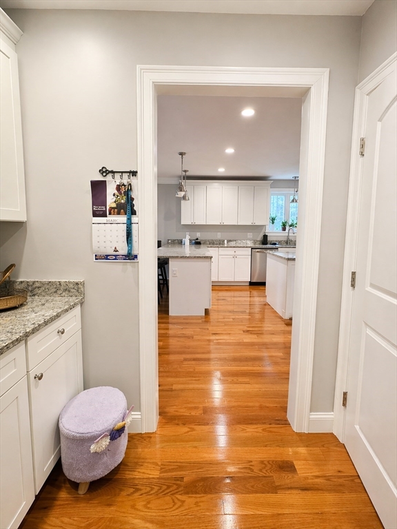 278 Putnam Hill Road Sutton, MA 01590 - Photo 6 of 29