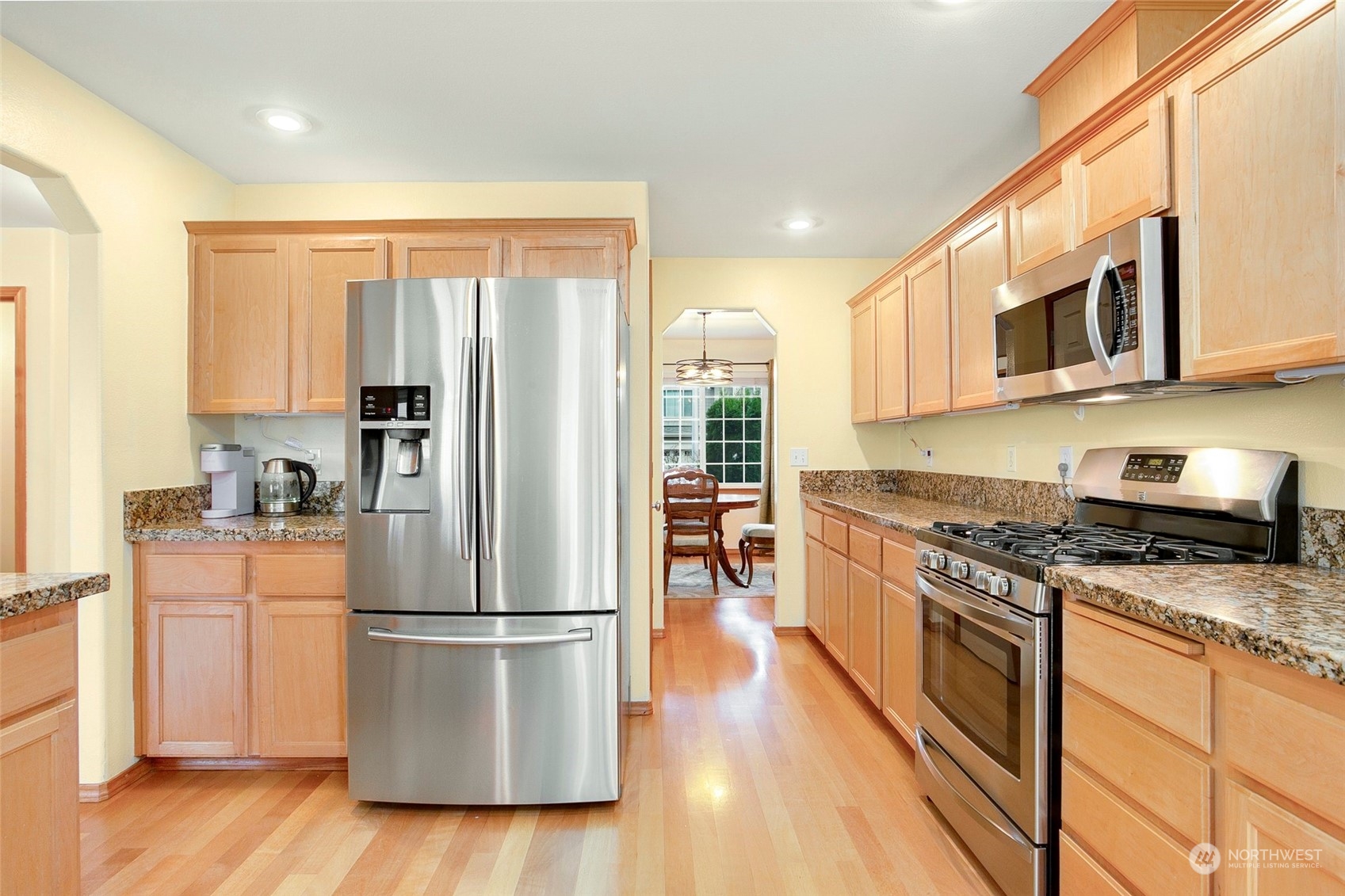 5121 Northeast 11th Court Renton, WA 98059 - Photo 11 of 40 Gallery Image 11
