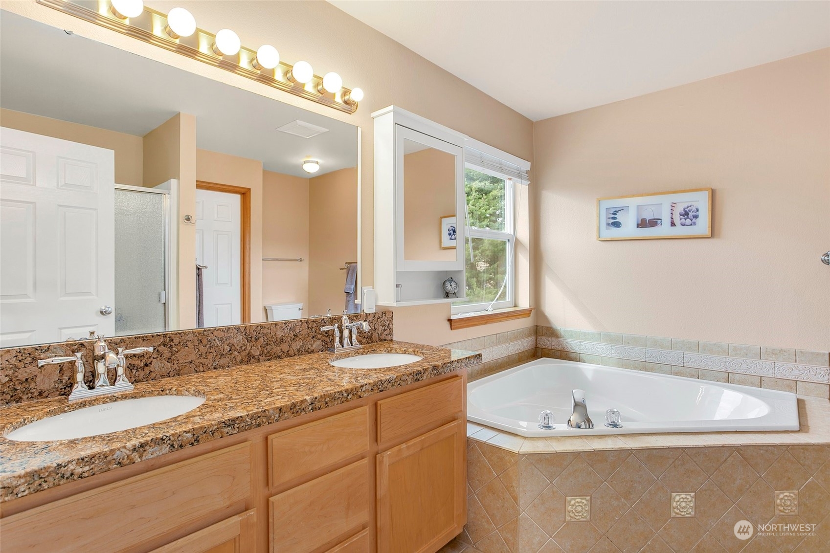 5121 Northeast 11th Court Renton, WA 98059 - Photo 28 of 40 Gallery Image 28