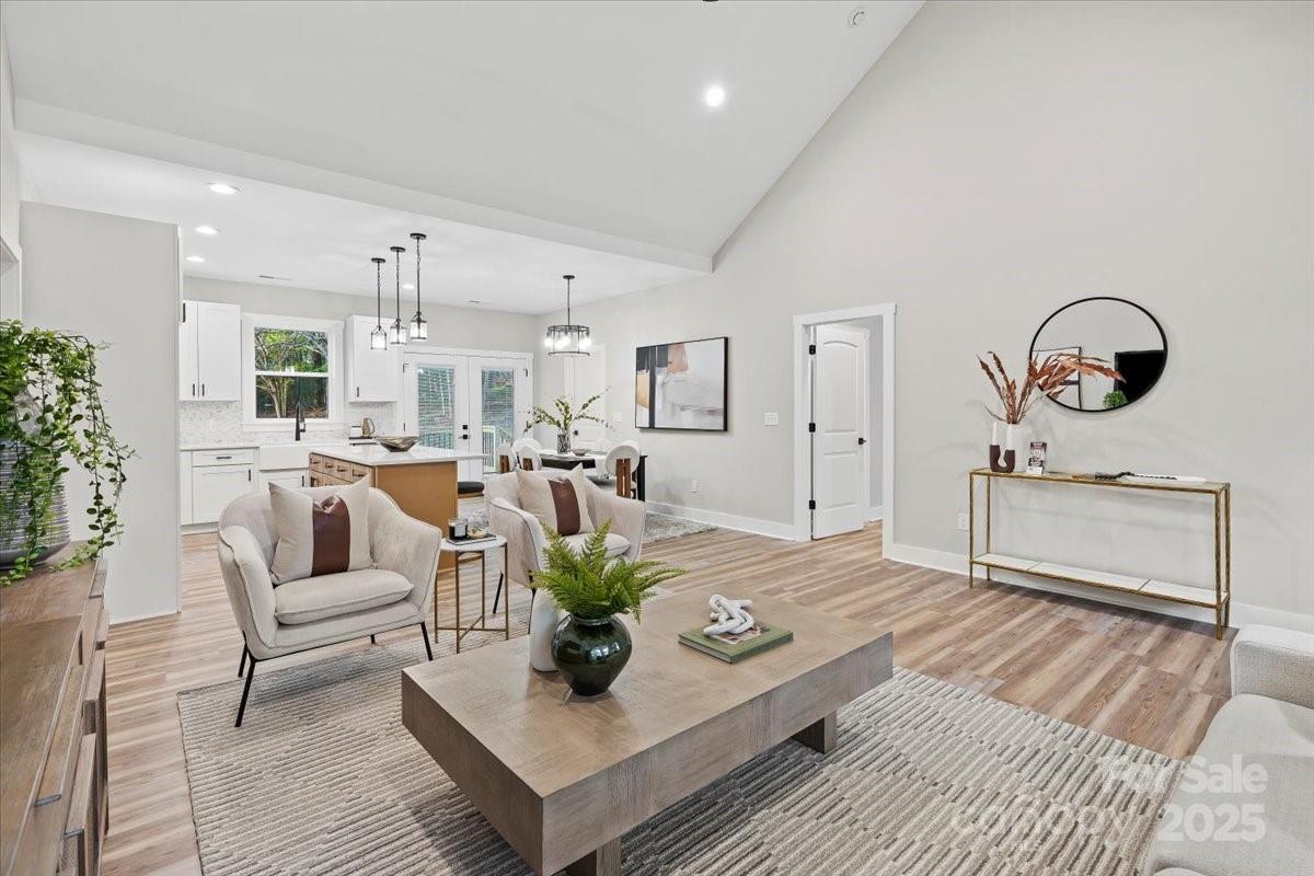 522 Waco Road Kings Mountain, NC 28086 - Photo 3 of 26 a living room with furniture