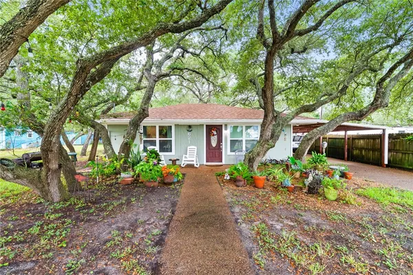 $229,500 | 621 South Fuqua Street, Rockport, TX 78382