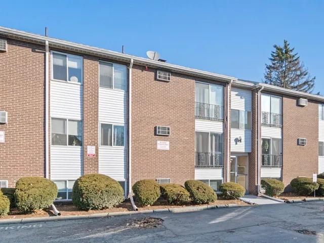 $1,700 | 180 River Street, Unit A4, Waltham, MA 02453