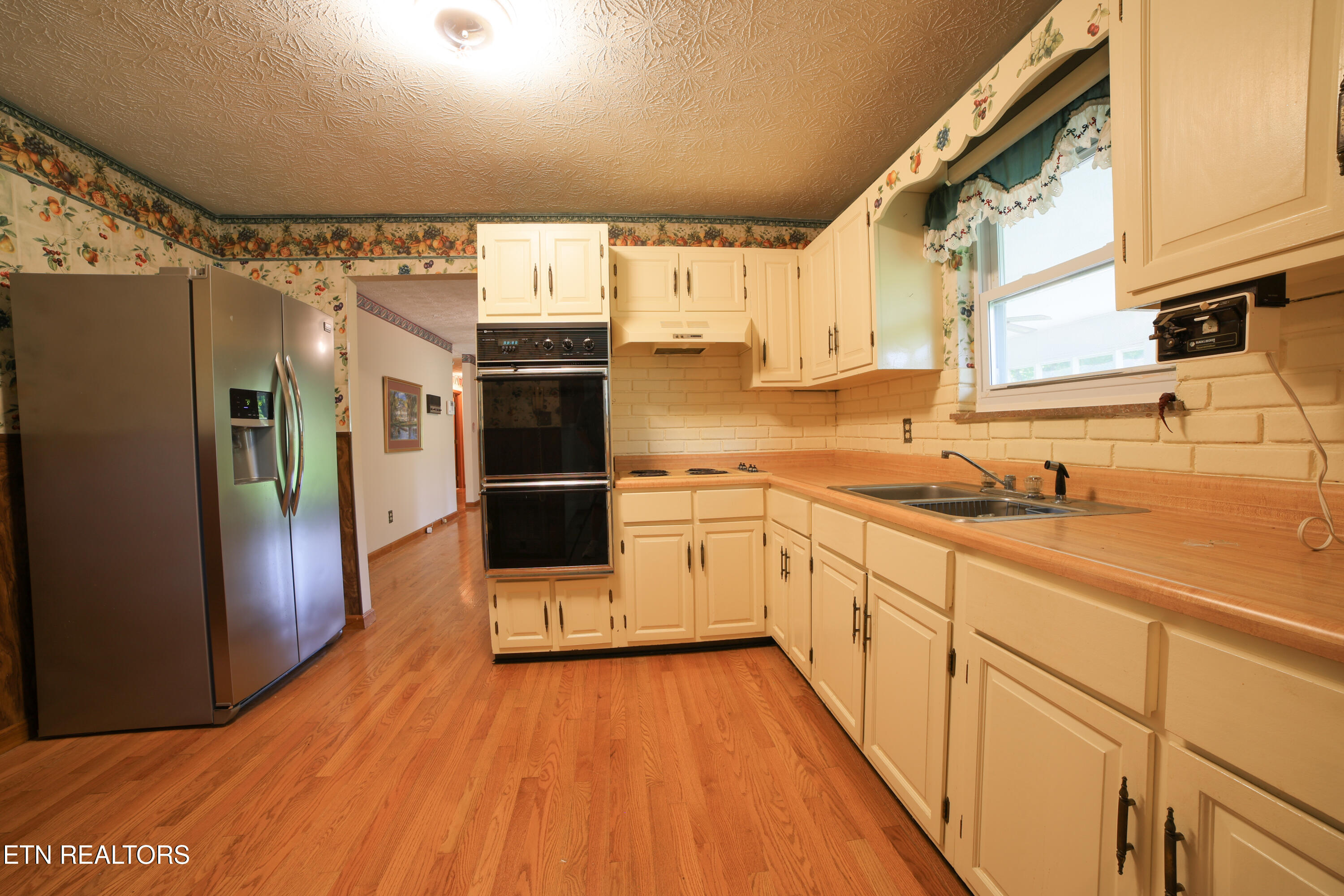 160 Rector Drive Harrogate, TN 37752 - Photo 4 of 15 160 Rector Dr- Kitchen