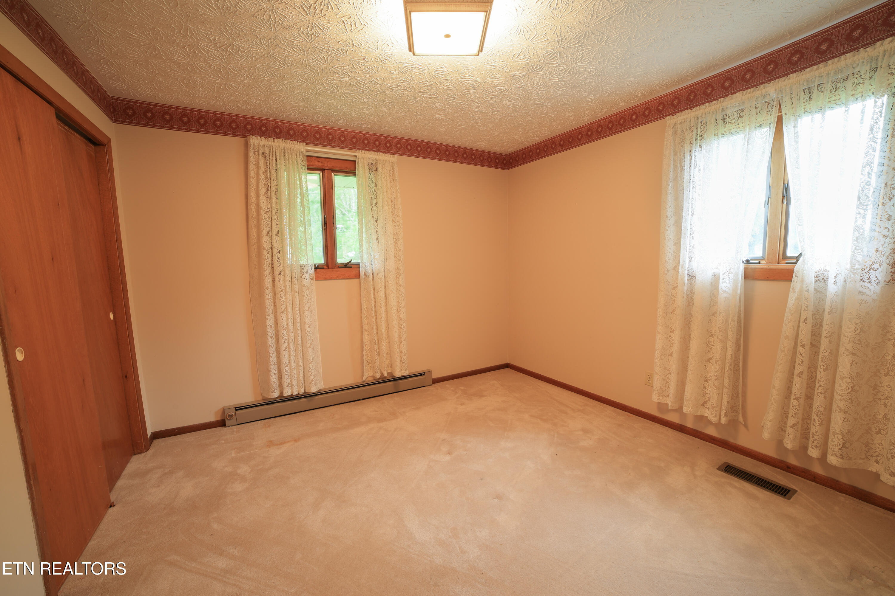 160 Rector Drive Harrogate, TN 37752 - Photo 10 of 15 160 Rector Dr-Bedroom 2