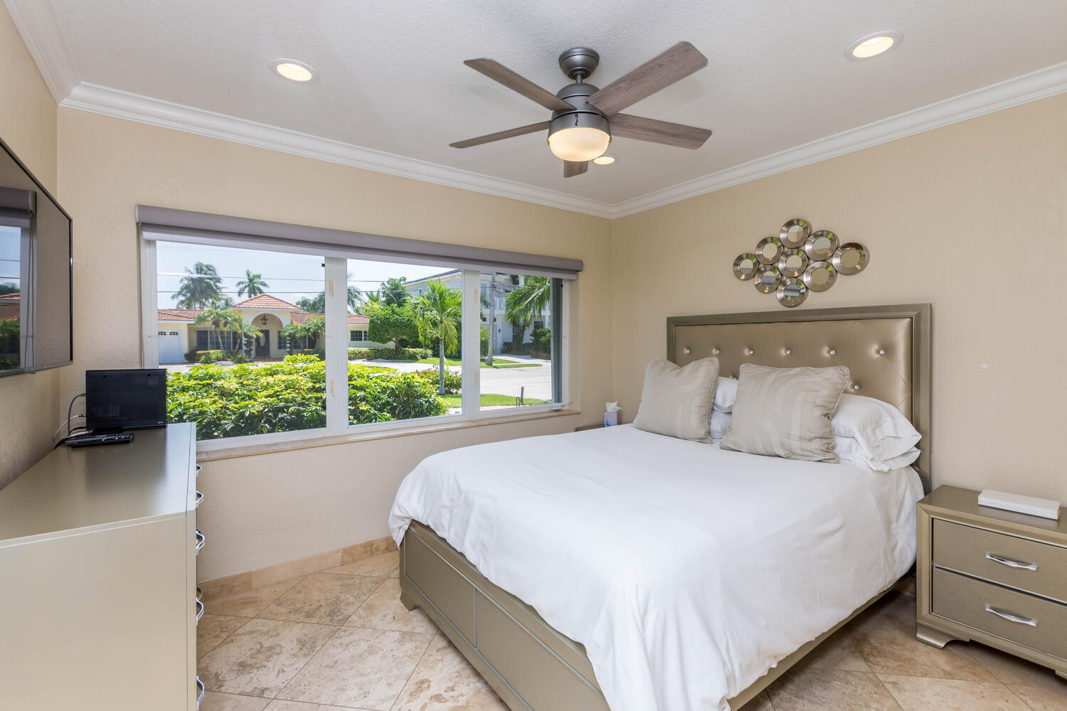 817 Northeast 71st Street Boca Raton, FL 33487 - Photo 16 of 43 817 NE 71st St Boca Raton FL-large-039-0