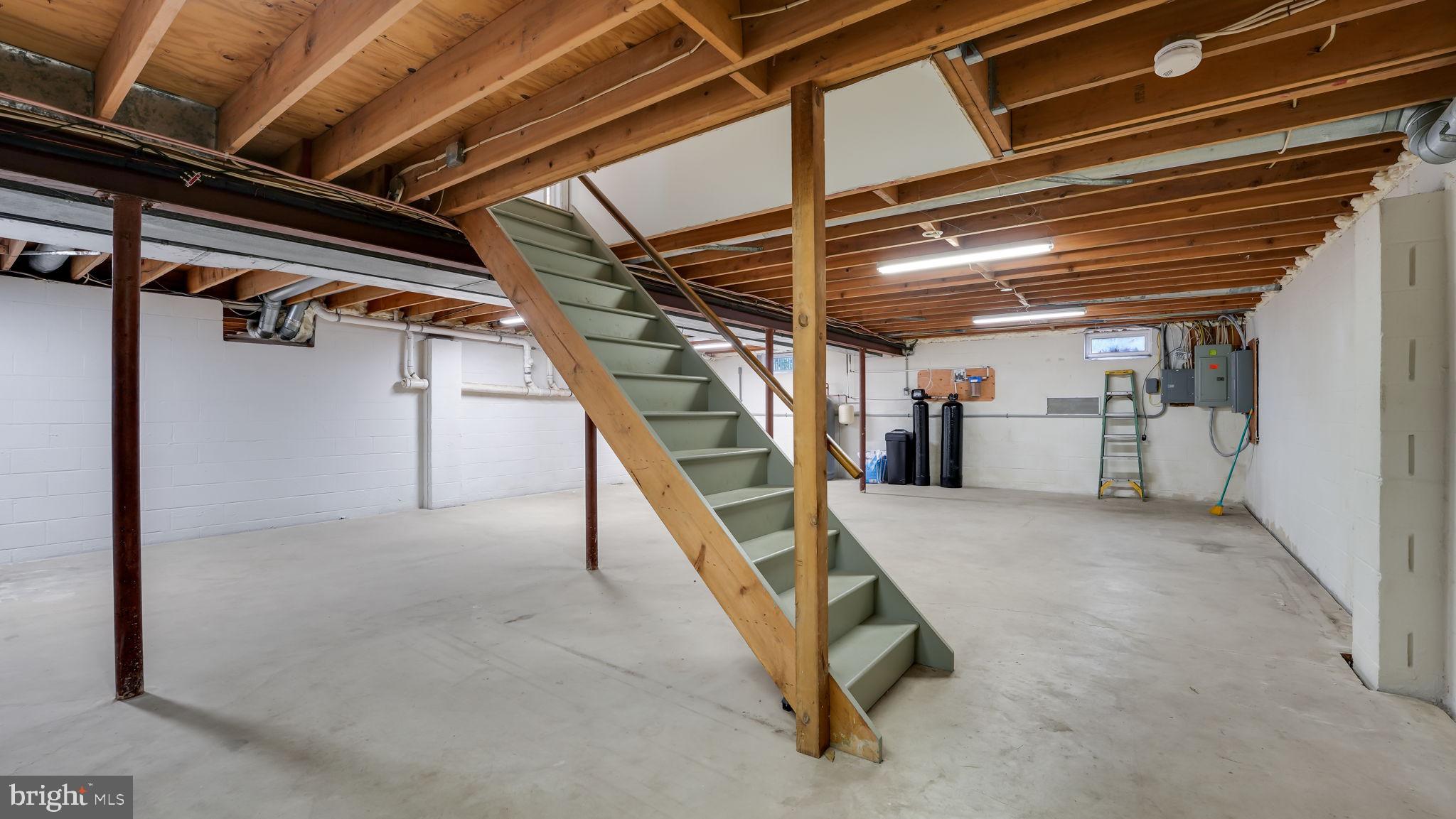 2520 Valley Road Jamison, PA 18929 - Photo 32 of 40 a view of entryway
