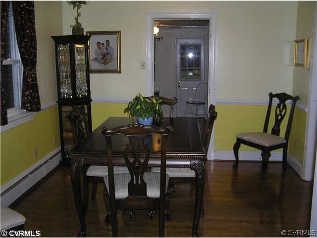 5906 West Rois Road Richmond, VA 23227 - Photo 3 of 10 Dining Room - Formal Dining Room - 12' x 12' with