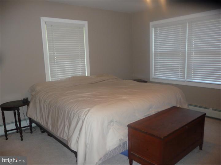 43 Flamingo Road Levittown, PA 19056 - Photo 15 of 25 Gallery Image 15