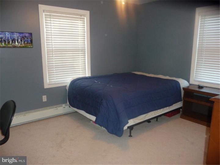 43 Flamingo Road Levittown, PA 19056 - Photo 16 of 25 Gallery Image 16