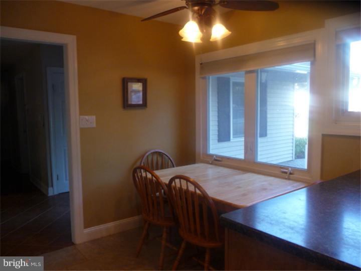 43 Flamingo Road Levittown, PA 19056 - Photo 8 of 25 Gallery Image 8
