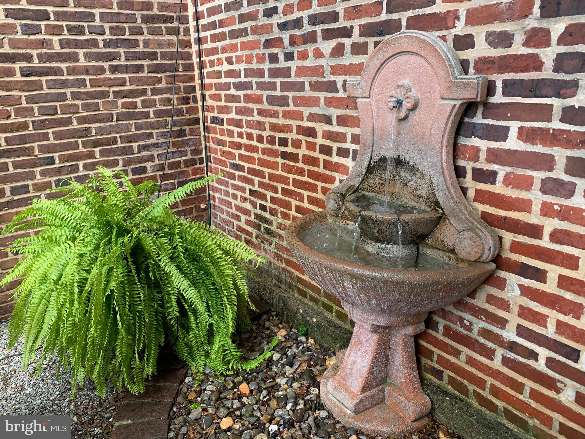 4324 Roland Avenue Baltimore, MD 21210 - Photo 13 of 67 Patio Fountain