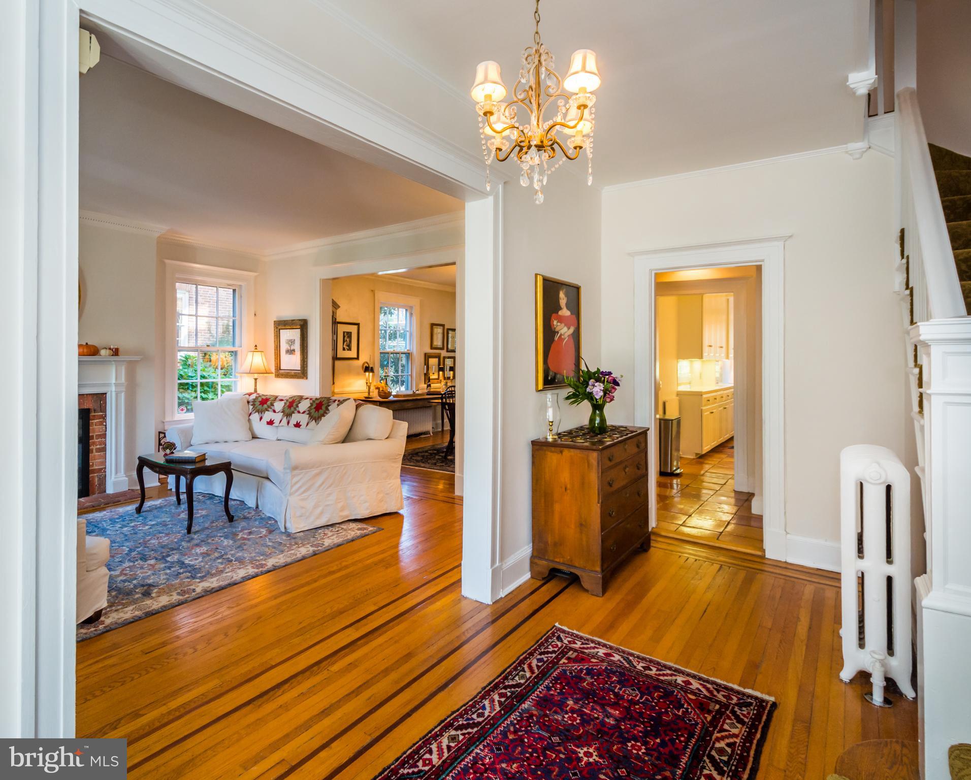 4324 Roland Avenue Baltimore, MD 21210 - Photo 17 of 67 Feeling of Spaciousness upon Entry