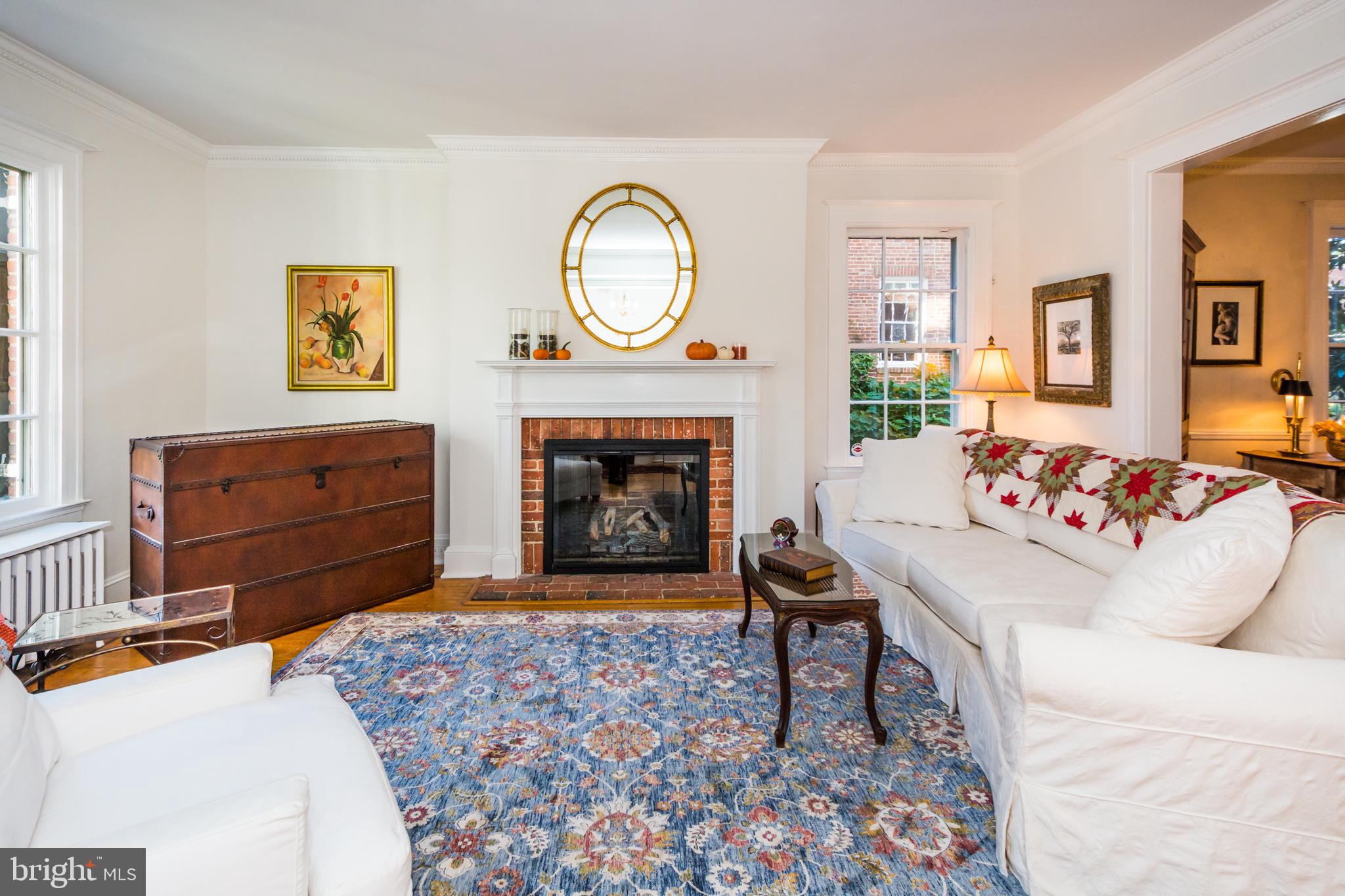 4324 Roland Avenue Baltimore, MD 21210 - Photo 19 of 67 Bright and Very Cozy Living Room