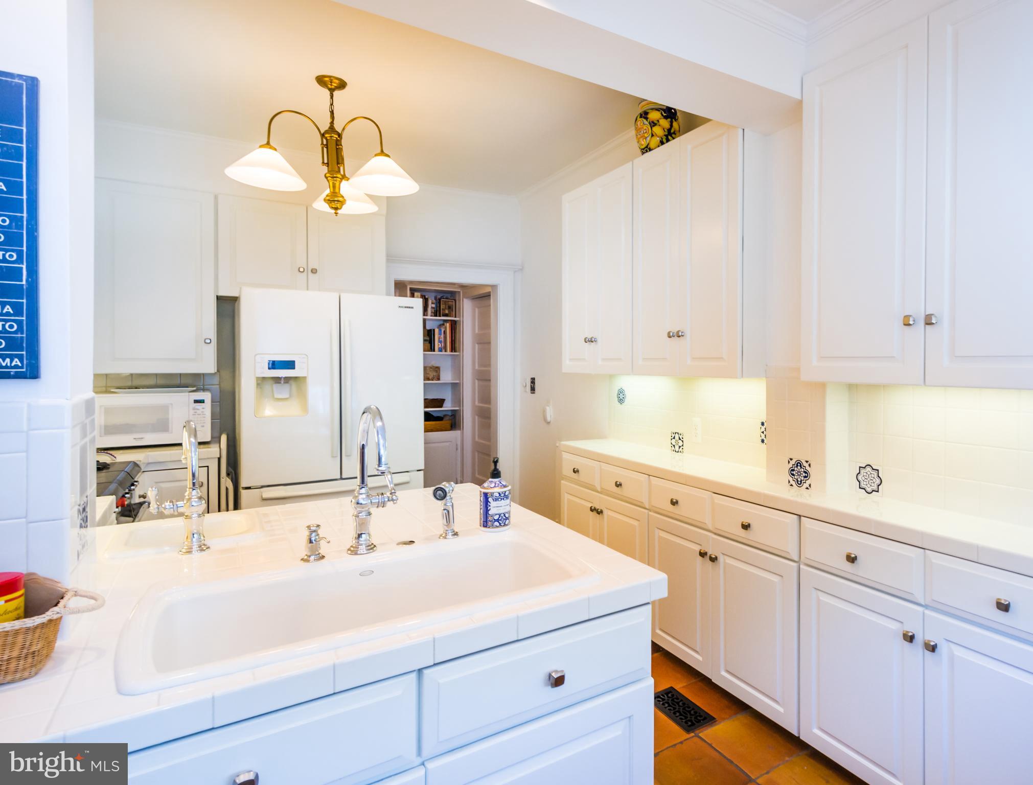 4324 Roland Avenue Baltimore, MD 21210 - Photo 33 of 67 New Porcelain Sink, Ceramic Tile Countertops
