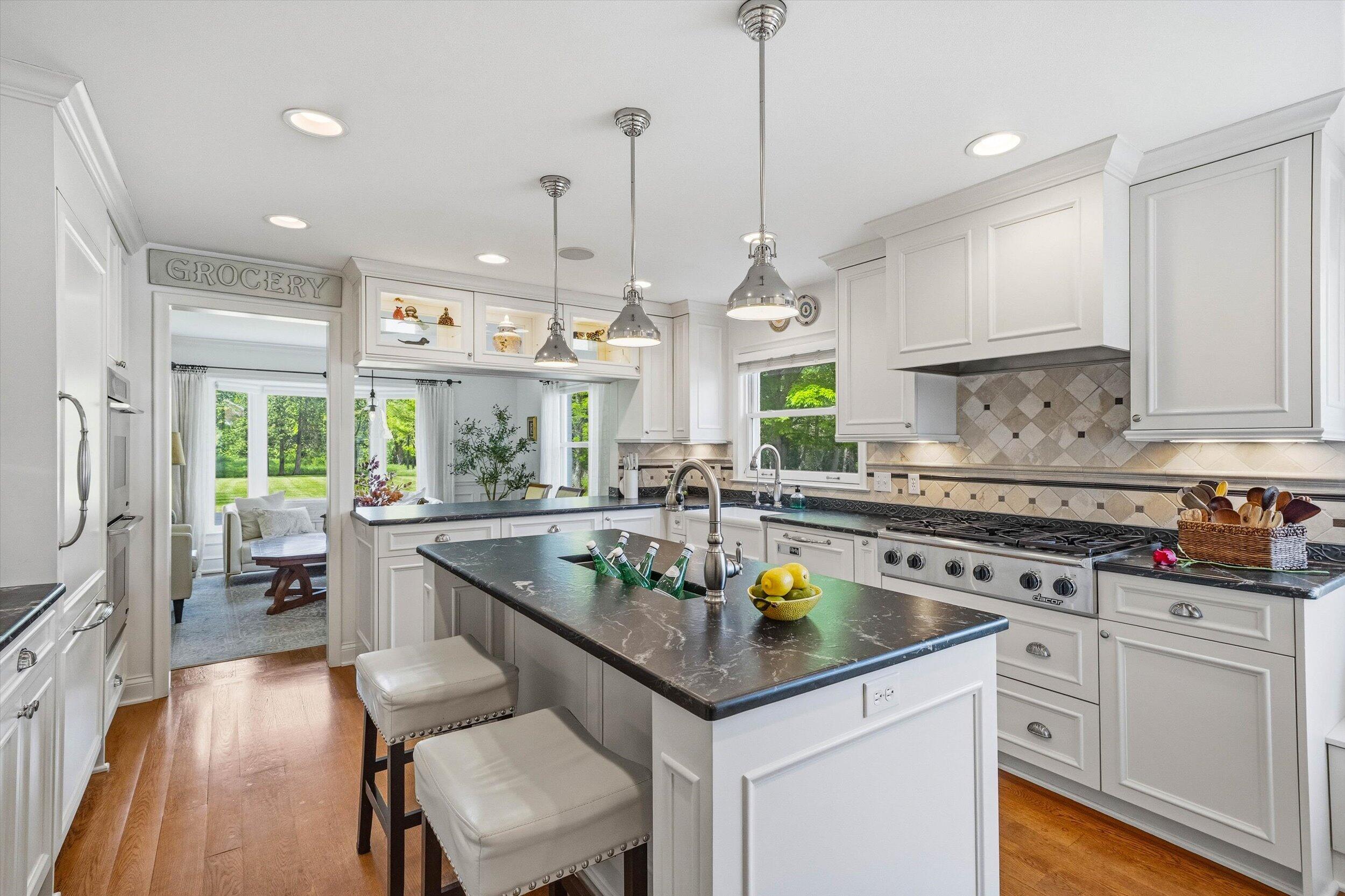 9431 Hawthorne Road Mequon, WI 53097 - Photo 6 of 67 Beautiful kitchen finishes