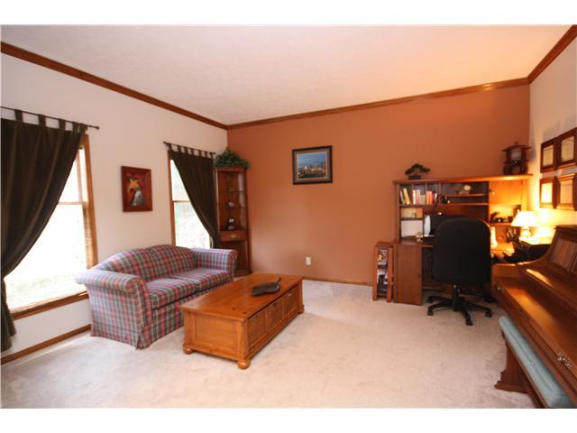 1011 Riva Ridge Boulevard Columbus, OH 43230 - Photo 3 of 25 Gallery Image 3