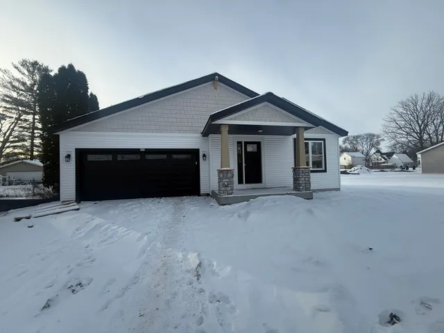 $384,900 | 622 Maple Street, Fort Atkinson, WI 53538