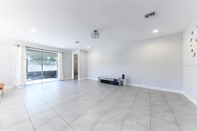 a view of livingroom with furniture
