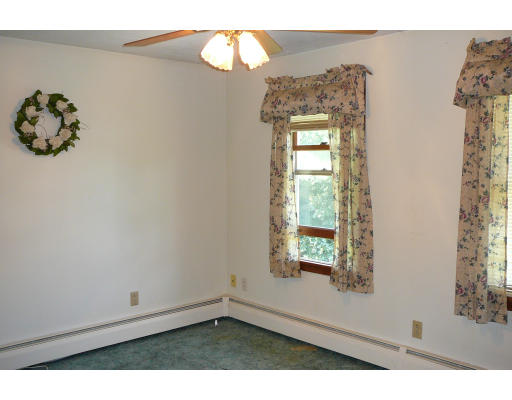 2 Sycamore Drive Rutland, MA 01543 - Photo 14 of 16