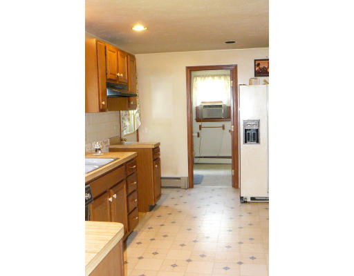 2 Sycamore Drive Rutland, MA 01543 - Photo 6 of 16