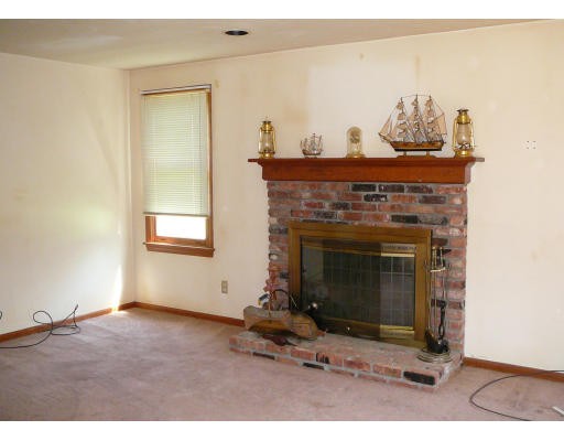 2 Sycamore Drive Rutland, MA 01543 - Photo 10 of 16