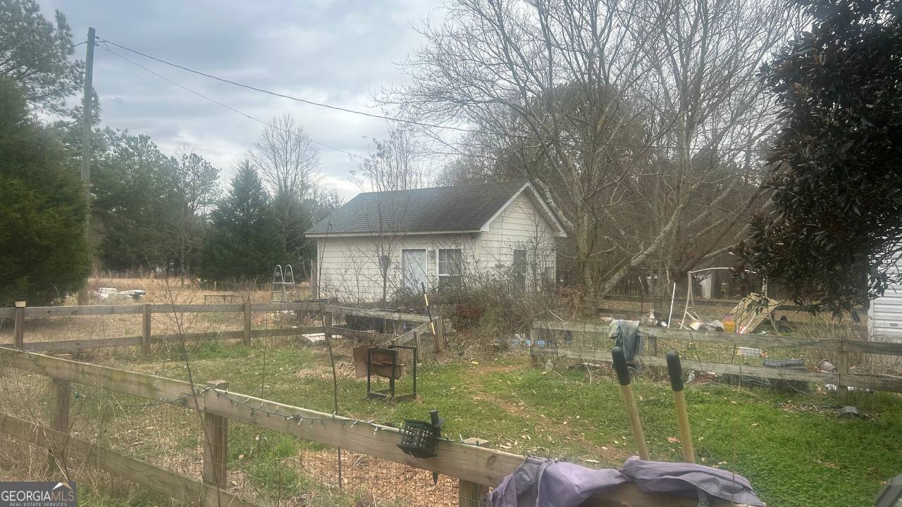19 Kathryn Way Commerce, GA 30530 - Photo 11 of 14 a view of backyard with green space