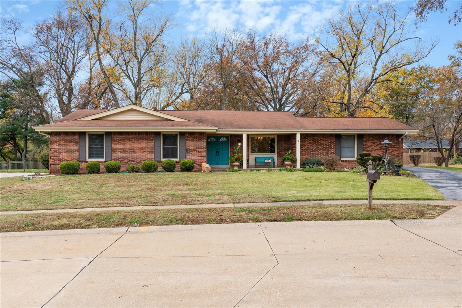 407 Spring Valley Court Chesterfield, MO 63017 - Photo 1 of 52 Gallery Image 1