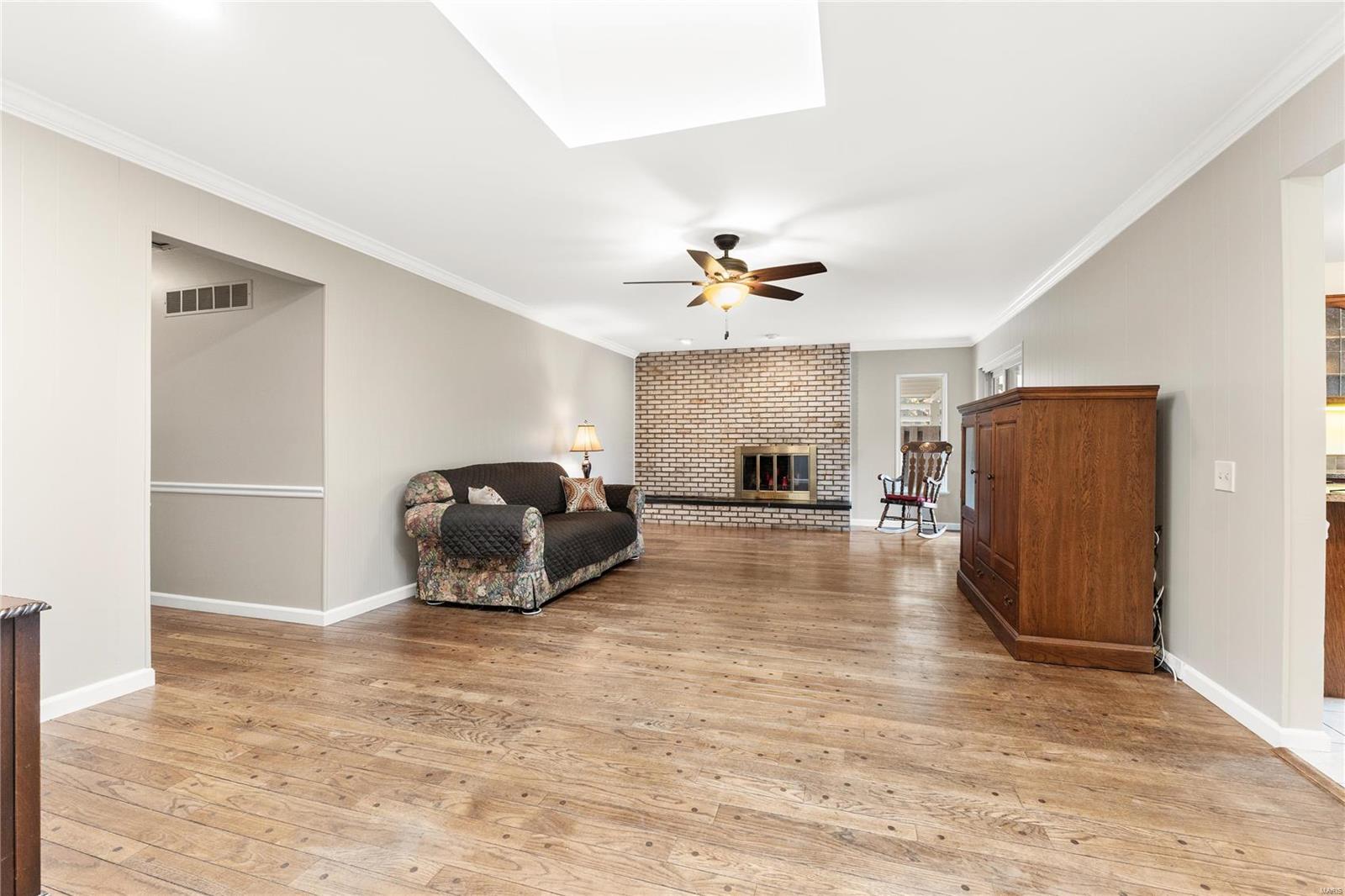 407 Spring Valley Court Chesterfield, MO 63017 - Photo 11 of 52 Gallery Image 11