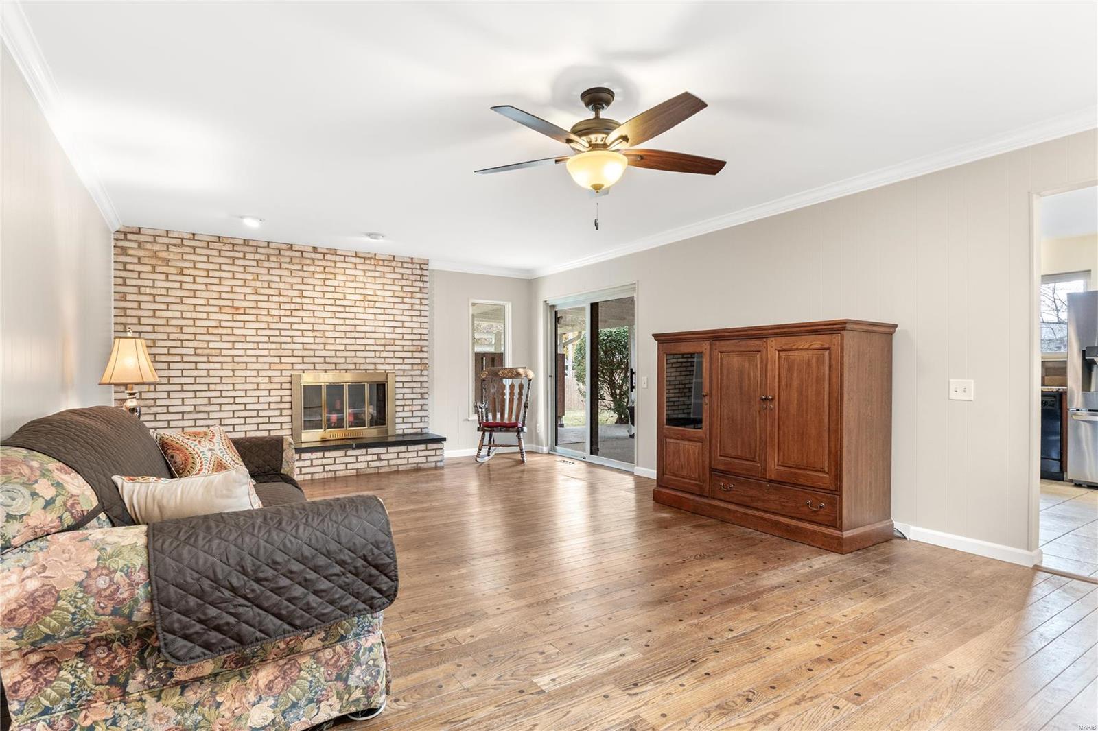 407 Spring Valley Court Chesterfield, MO 63017 - Photo 12 of 52 Gallery Image 12