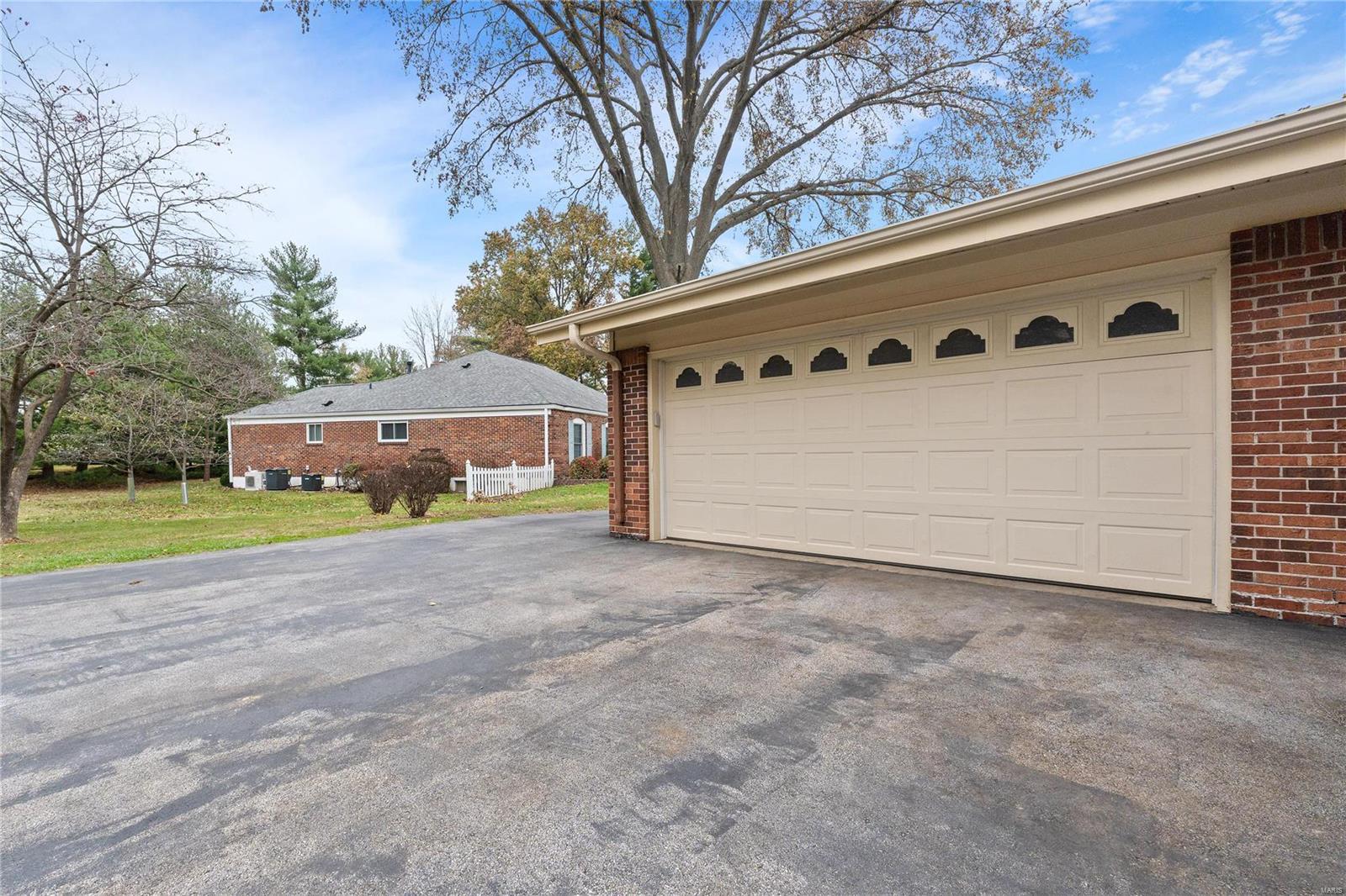 407 Spring Valley Court Chesterfield, MO 63017 - Photo 41 of 52 Gallery Image 41