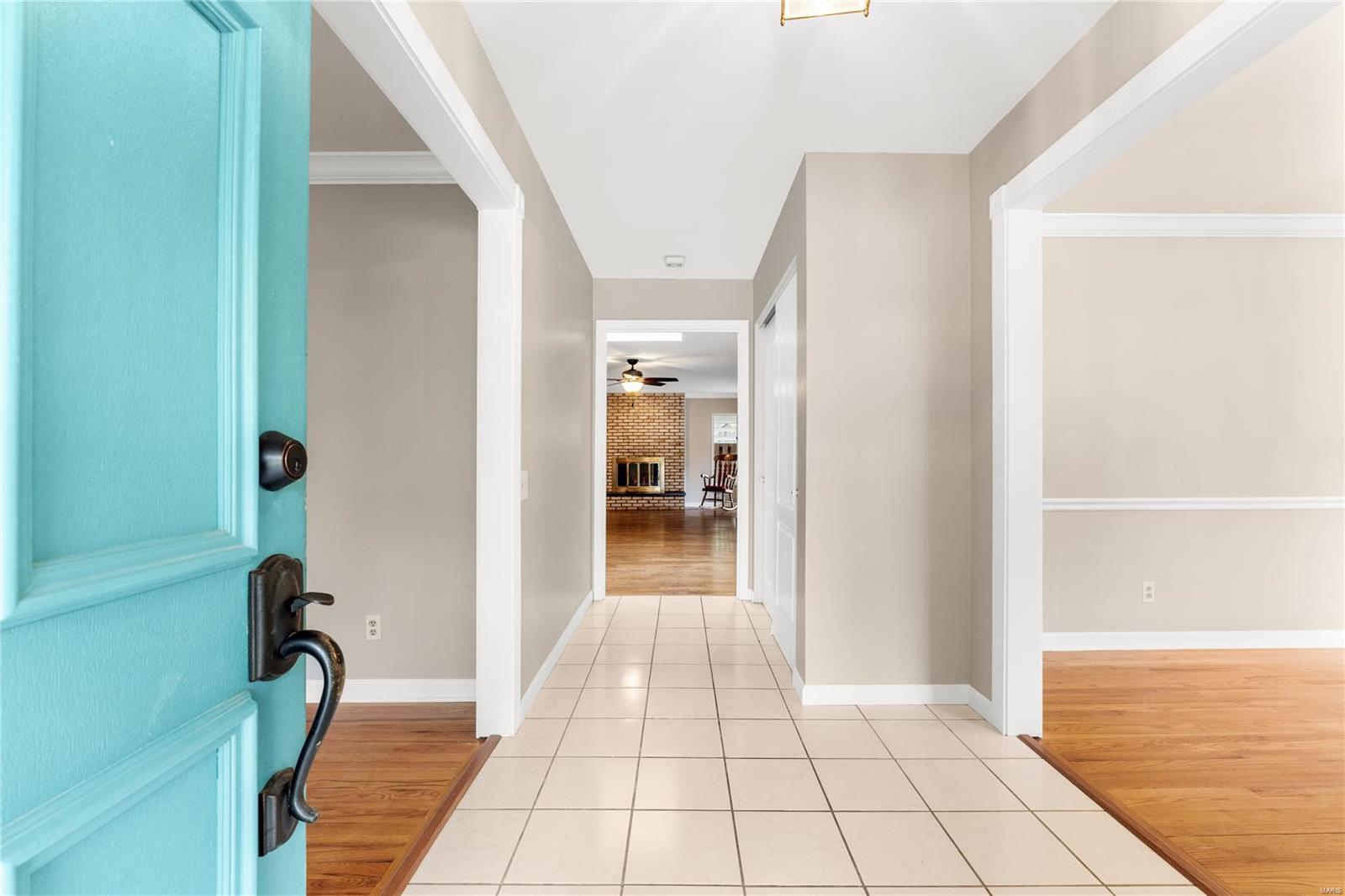 407 Spring Valley Court Chesterfield, MO 63017 - Photo 5 of 52 Gallery Image 5