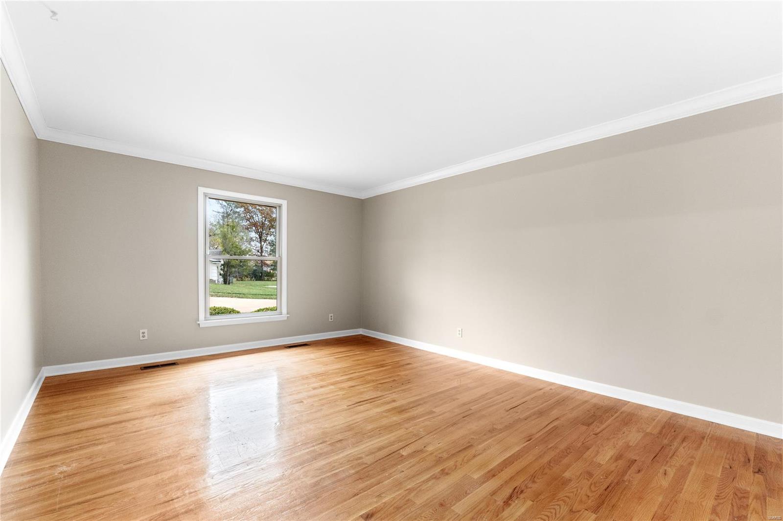 407 Spring Valley Court Chesterfield, MO 63017 - Photo 7 of 52 Gallery Image 7