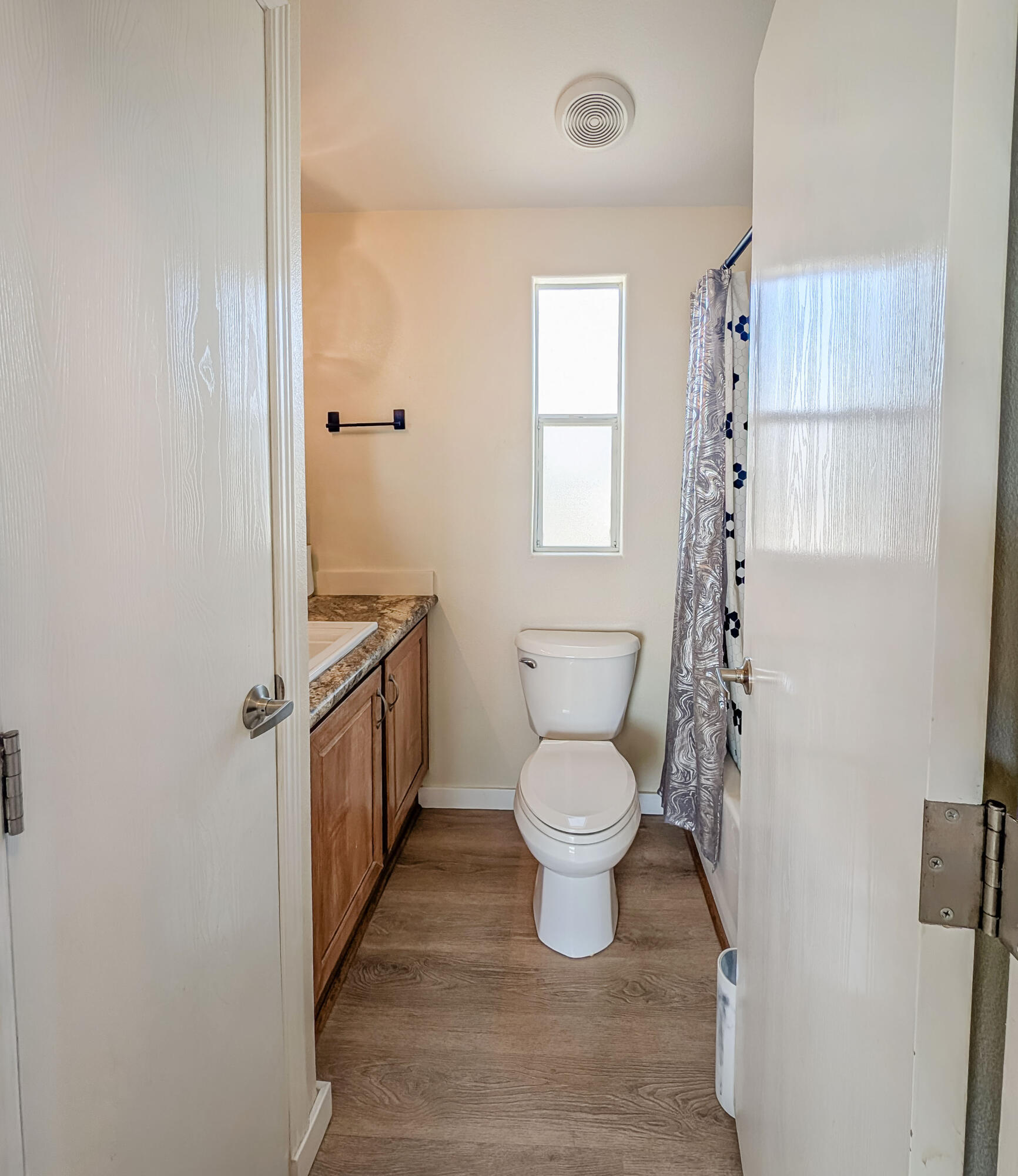 70200 Dillon Road, Unit 341 Desert Hot Springs, CA 92241 - Photo 27 of 33 Bathroom
