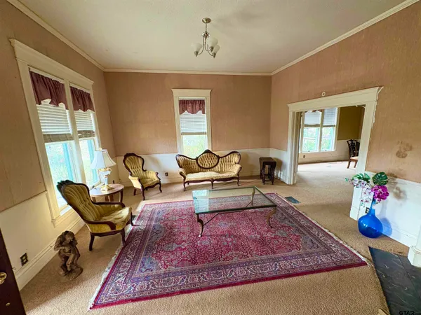 $276,000 | 305 Quitman Street, Pittsburg, TX 75686