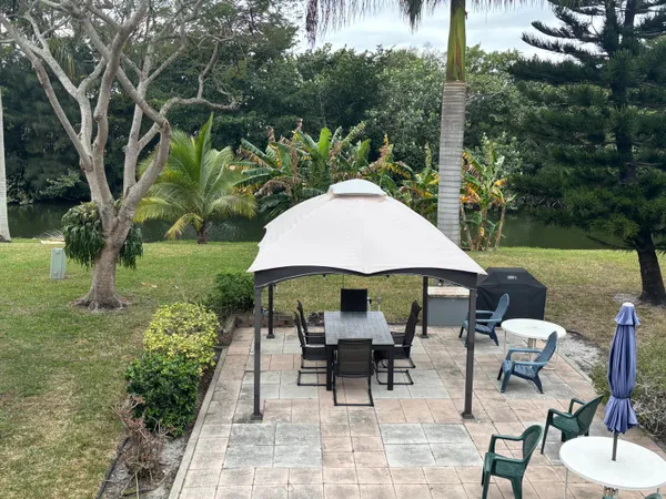 $1,380 | 106 Windsor East, West Palm Beach, FL 33417