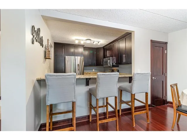 $234,999 | 3320 Louisiana Avenue South, Unit 410, St. Louis Park, MN 55426