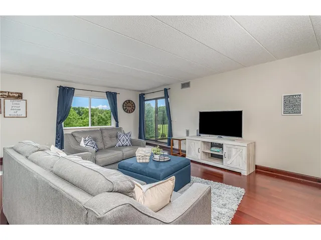 $234,999 | 3320 Louisiana Avenue South, Unit 410, St. Louis Park, MN 55426