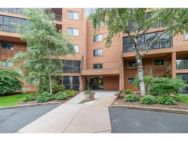 $234,999 | 3320 Louisiana Avenue South, Unit 410, St. Louis Park, MN 55426