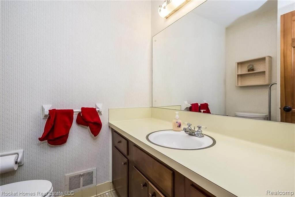 5060 Tree Hill Road Grand Blanc, MI 48439 - Photo 20 of 47