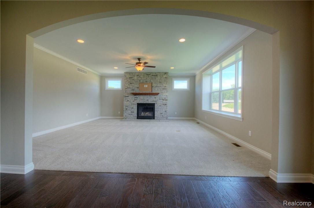 2445 Walnut View Drive Howell, MI 48855 - Photo 19 of 45 930A0217_8_9.jpg