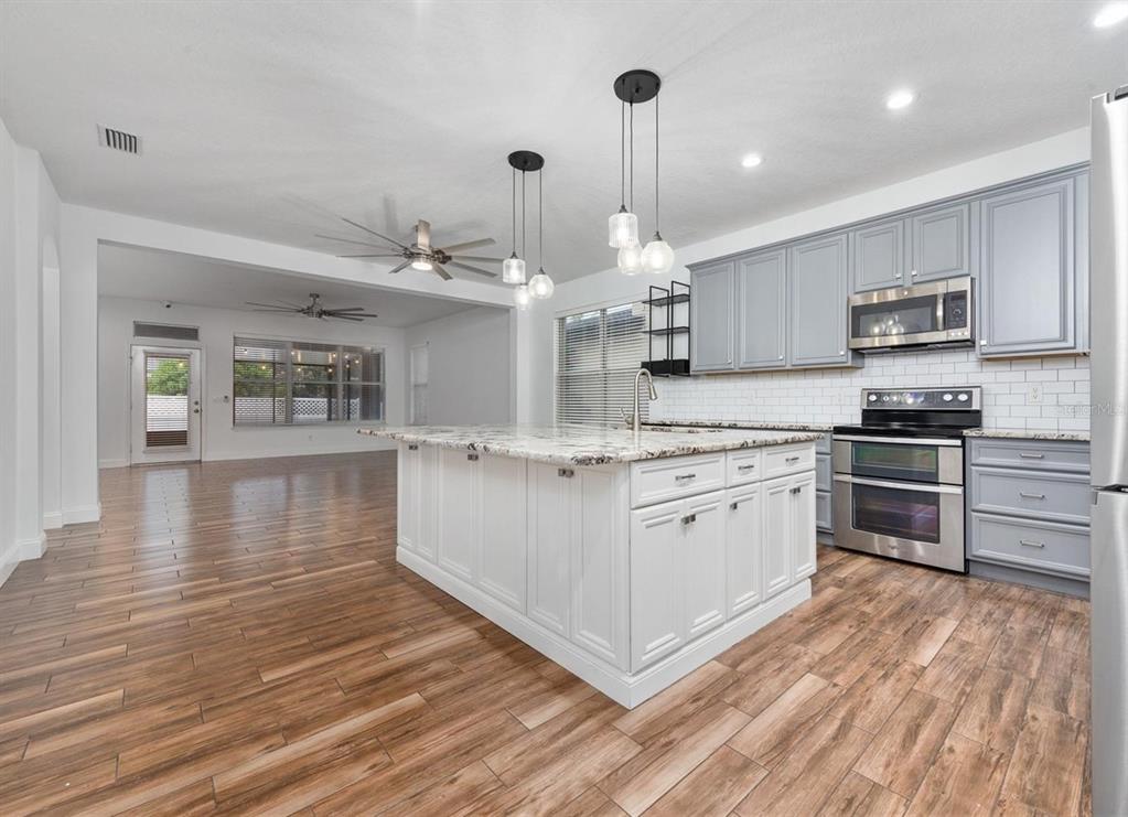 12936 Droxford Road Windermere, FL 34786 - Photo 3 of 27