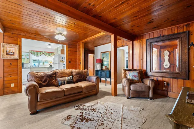 $699,990 | 404 34th Avenue South, North Myrtle Beach, SC 29582