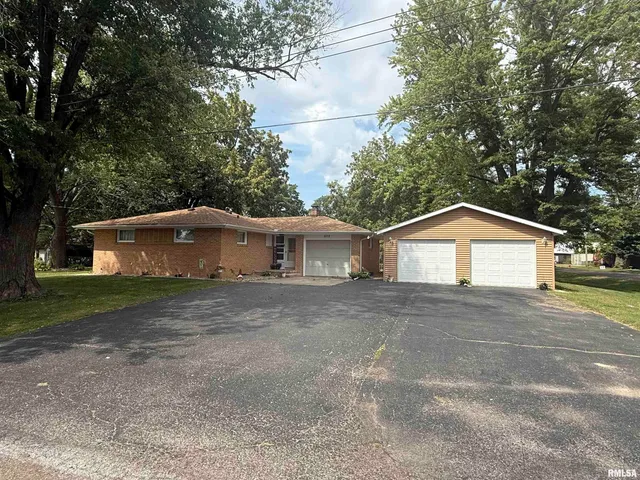 $140,000 | 602 East Nimintz Avenue, Lewistown, IL 61542