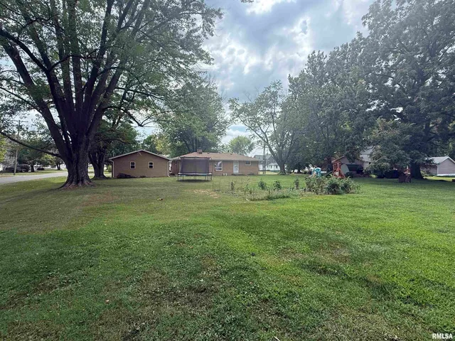 $140,000 | 602 East Nimintz Avenue, Lewistown, IL 61542